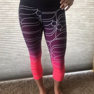Fabletics Crops Size Medium